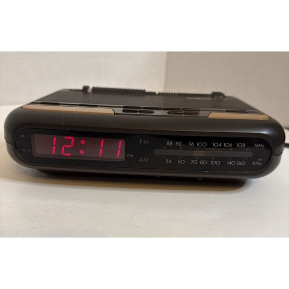 GPX Radio Alarm Clock Model‎ D600 Dual Alarm Night Lite Corded Tested Works - Picture 1 of 8